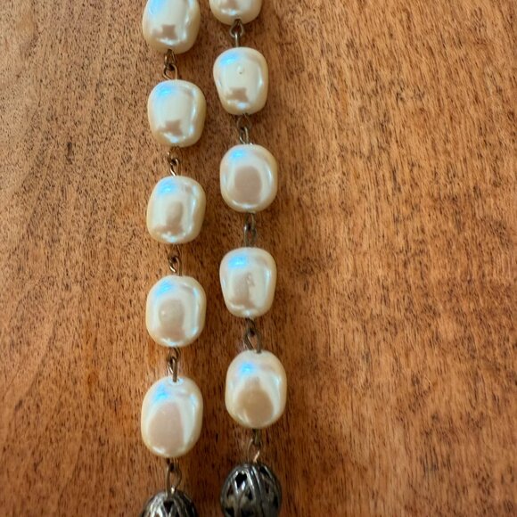 Long costume pearl, rainbow crystal, and brass necklace - Picture 7 of 10